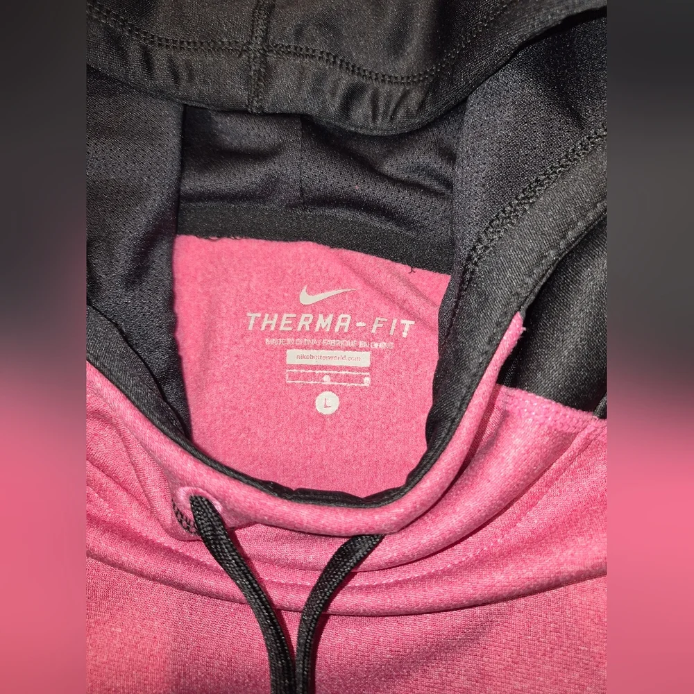 Nike Therma-Fit Hoodie -NWOT- Women's Size Large